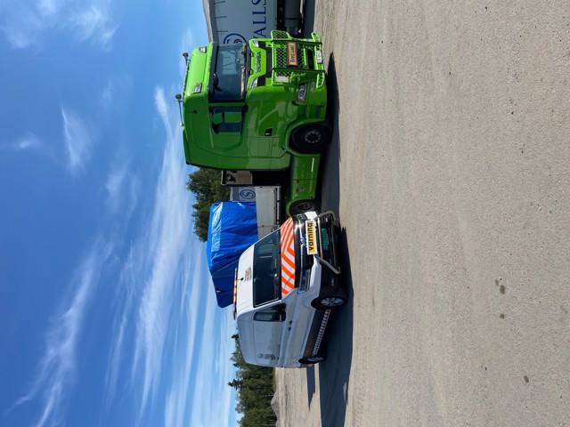 Østlandet til Hammerfest med bred transport! - #rasktlevert ledsager en #spesialtransport med #bredlast med en av våre #følgebiler!