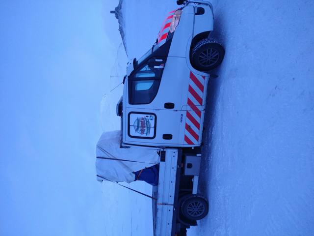 Raskt-Levert AS ekspressbil som tar seg av de utfordrende størrelsene - Raskt-Levert #spesialbil #ekspressbil #følgebil her på vei med høy last. Larvik til Ågotnes