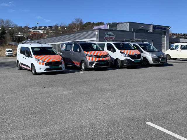 #Raskt-Levert #ekspressbiler og #følgebiler på en liten snarvisitt på kontoret - #RasktLevert #følgebil #Følgebil_Vestfold #RasktLevertFølgebil #FairTransport #MagnetJQS #Gaselle2021