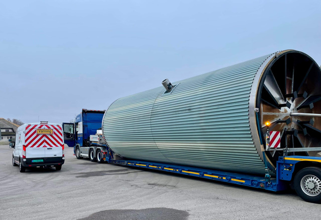 #Raskt_Levert følgebil - #Varningsbil på vei fra #Gøteborg til Sundsvall. Lang og bred transport! - #RasktLevert #følgebil #Følgebil_Vestfold #PilotService #PilotNorway #Specialtransport #LangLast #BredLast #WideLoad #TungLast #SikkerTransport #Miljøfyrtårn #Miljofyrtarn #EcoLightHouse #Eco_LightHouse #FairTransport #MagnetJQS #Gaselle2021