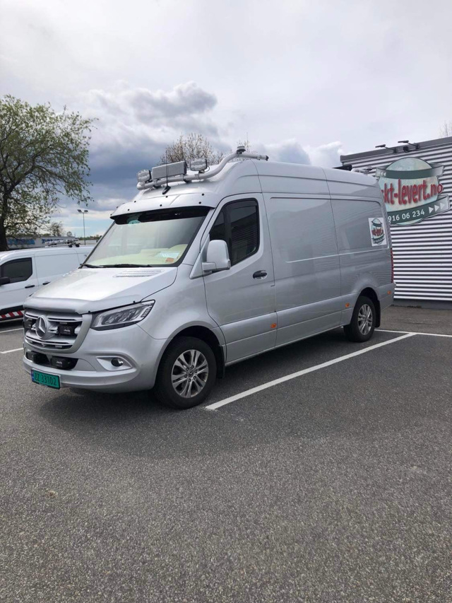 #Raskt-Levert har her fått den gleden av et besøk fra en av våre gode kolleger i #Bergen! - #RasktLevert #følgebil #Følgebil_Vestfold #FølgebilNorge #PilotCarNorway #EscortCar #EscortService #ExpressDelivery #EkspressNorge #ExpressEuropa #SikkerTransport #Miljøfyrtårn #EcoLightHouse #FairTransport #MagnetJQS