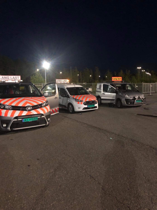 Følgebiler fra #RasktLevert ledsager #Spesialtransporter i Norge og Sverige! - #RasktLevert #følgebil #FølgebilNorge #Varningsbil #VarningsBilSverige #PilotNorway 