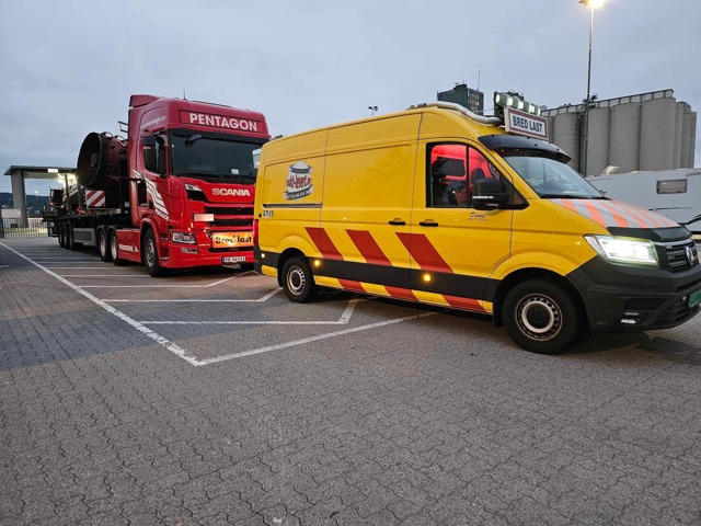 #RasktLevert #Følgebil og #Spesial #Transport fra #Pentagon med #BredLast - #RasktLevert er sertifisert #Miljøfyrtårn og #FairTransport
