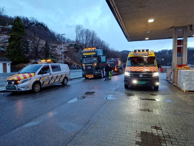 #Følgebil fra #RasktLevert og #Spesialtransport fra #TrollenasSpecial - En liten velfortjent pause må til. Stavanger neste stopp!