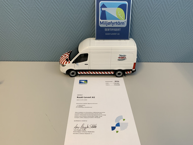 Raskt-Levert AS er sertifisert Miljøfyrtårn på tredje året! - Raskt-Levert jobber hele tiden målbevisst for å være en verdig Miljøfyrtårn-bedrift!