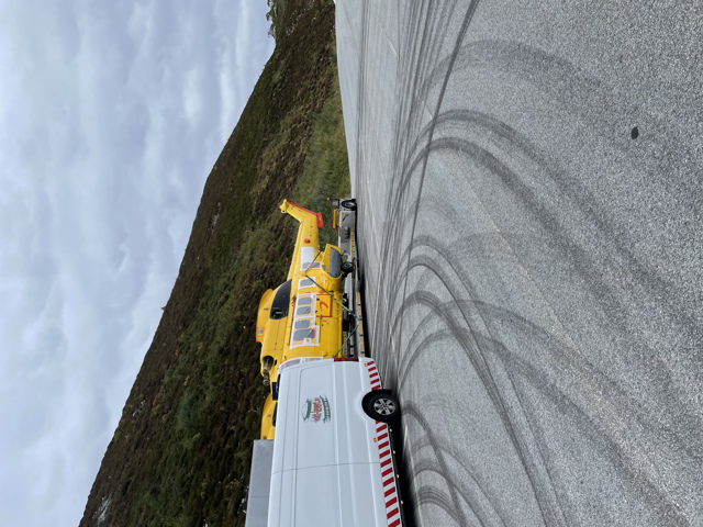 #Følgebil fra #Raskt-Levert AS og en #SuperPuma fra Kristiansund til Gøteborg - #rasktlevert #følgebil #følgebil_vestfold #følgebilnorge #varningsbil #varningsbilsverige #pilotcar #pilotservice #pilotnorway #pilotcarnorway #escortcar #escortservice #spesialtransport #specialtransport #heavytransport #langlast #bredlast #wideload #tunglast #sikkertransport #miljøfyrtårn #miljofyrtarn #ecolighthouse #eco_lighthouse #fairtransport #magnetjqs #gaselle2021