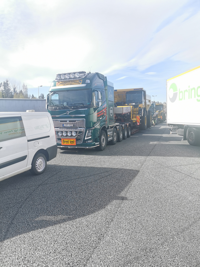 #RasktLevert #Følgebil og #Spesialtransport fra #Trollenäs Schakt på vei fra Svinesund - #RasktLevert #følgebil #Varningsbil #VarningsBilSverige #PilotCar #PilotService #PilotNorway #PilotCarNorway #EscortCar #WideLoad #TungLast #Miljøfyrtårn #Miljofyrtarn #Eco_LightHouse #FairTransport #MagnetJQS #Gaselle2021