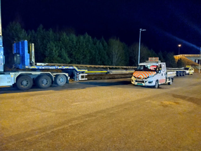 Raskt-Levert følgebil skal ledsage en lang last fra Svinesund! - #rasktlevert #følgebil og en #spesialtransport med #langlast fra #svinesund