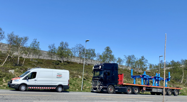Raskt-Levert følgebil og en spesialtransport fra Toth Transport - #rasktlevert #følgebil og #spesialtransport fra #Tothtransport
