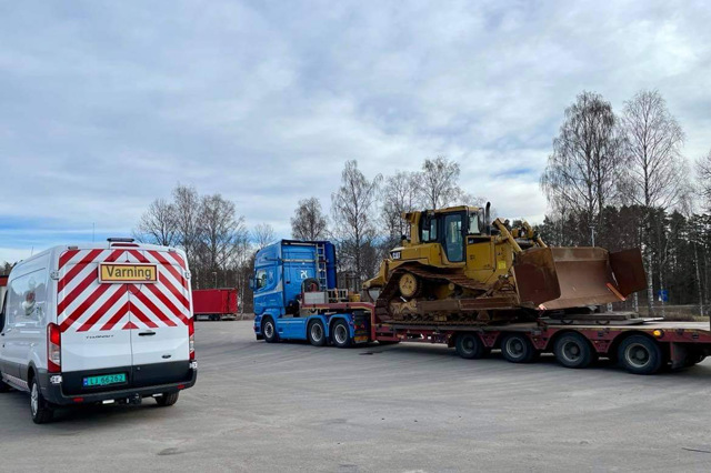 Raskt-Levert følgebil fra syd-Sverige til langt nord i Norge! - #rasktlevert #følgebil / #pilotcar #pilotservice #escortcar #wideload #bredlast #spesialtransport!
