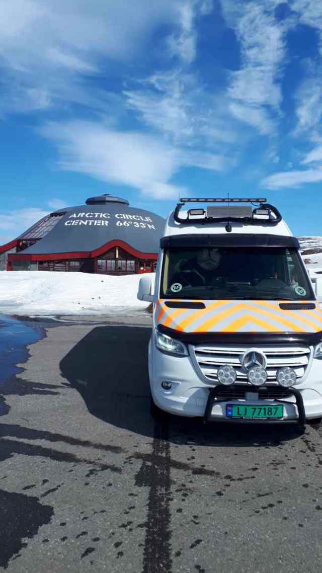 Raskt-Levert AS ekspress og følgebil, har her tatt en liten velfortjent pause på vei til nord Norge! - #rasktlevert #budbil #varebil #vip_ekspress #ekspress #ekspressbil #expressfrakt #expressdelivery #ekspressnorge #expressnorway #expresseuropa #sikkertransport #miljøfyrtårn #miljofyrtarn #ecolighthouse #eco_lighthouse #fairtransport #magnetjqs #gaselle2021