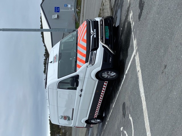 Når man må vente på en ferge så rekker man å ta et bilde av nyvasket følgebil / expressbil - #Rasktlevert #følgebil og #ekspressbil ventende på en ferge med nyvasket bil